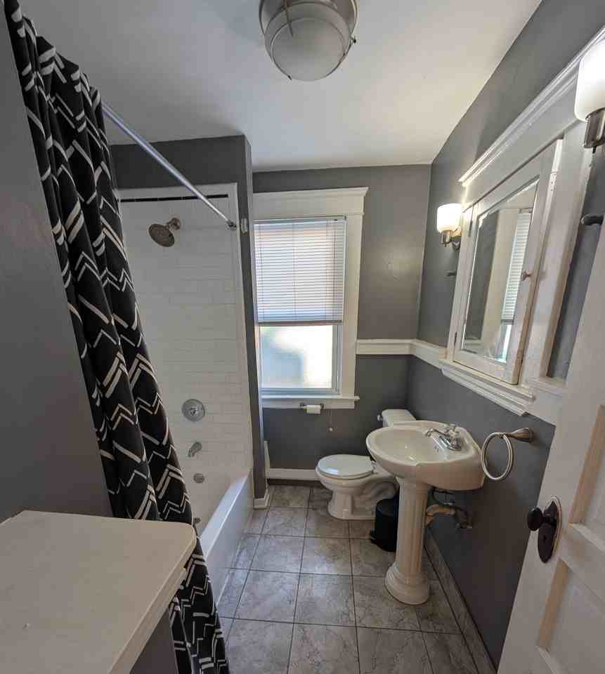 89 Trinity Pl - Photo 3 of 13