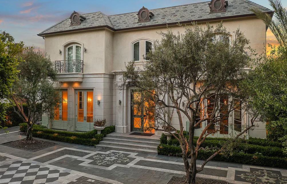 718 North Rodeo Drive #NA - Photo 2 of 50