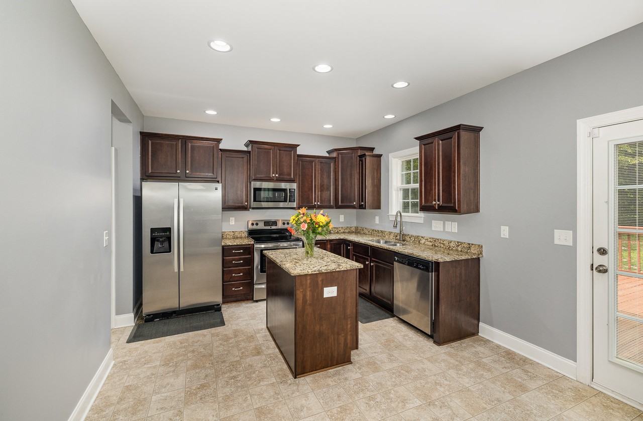 201 Phillips Ridge Ln #NA - Photo 4 of 21