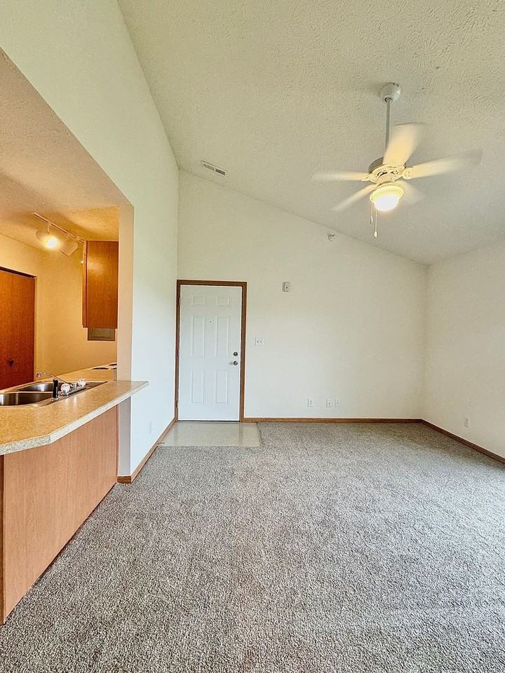 Southern Winds Apartments - Photo 2 of 39