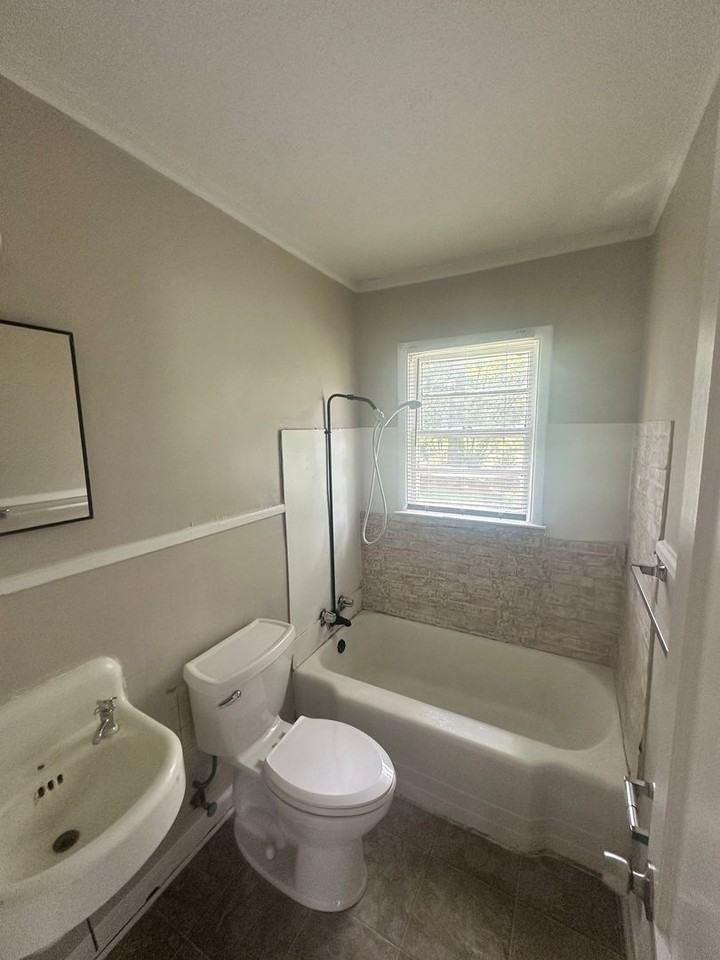 1710 Clover Dr - Photo 6 of 16