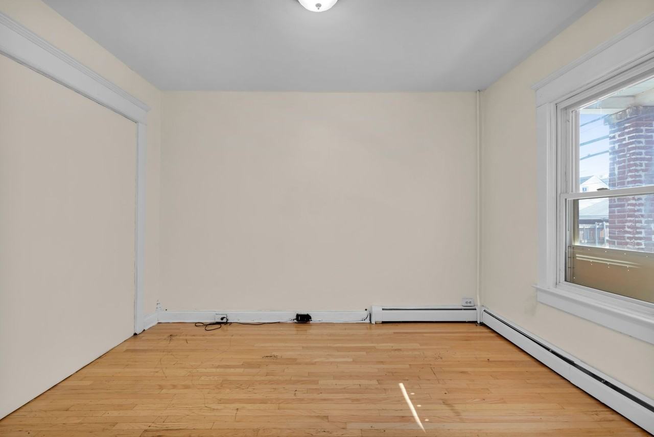 213 N Railroad St - Photo 6 of 31