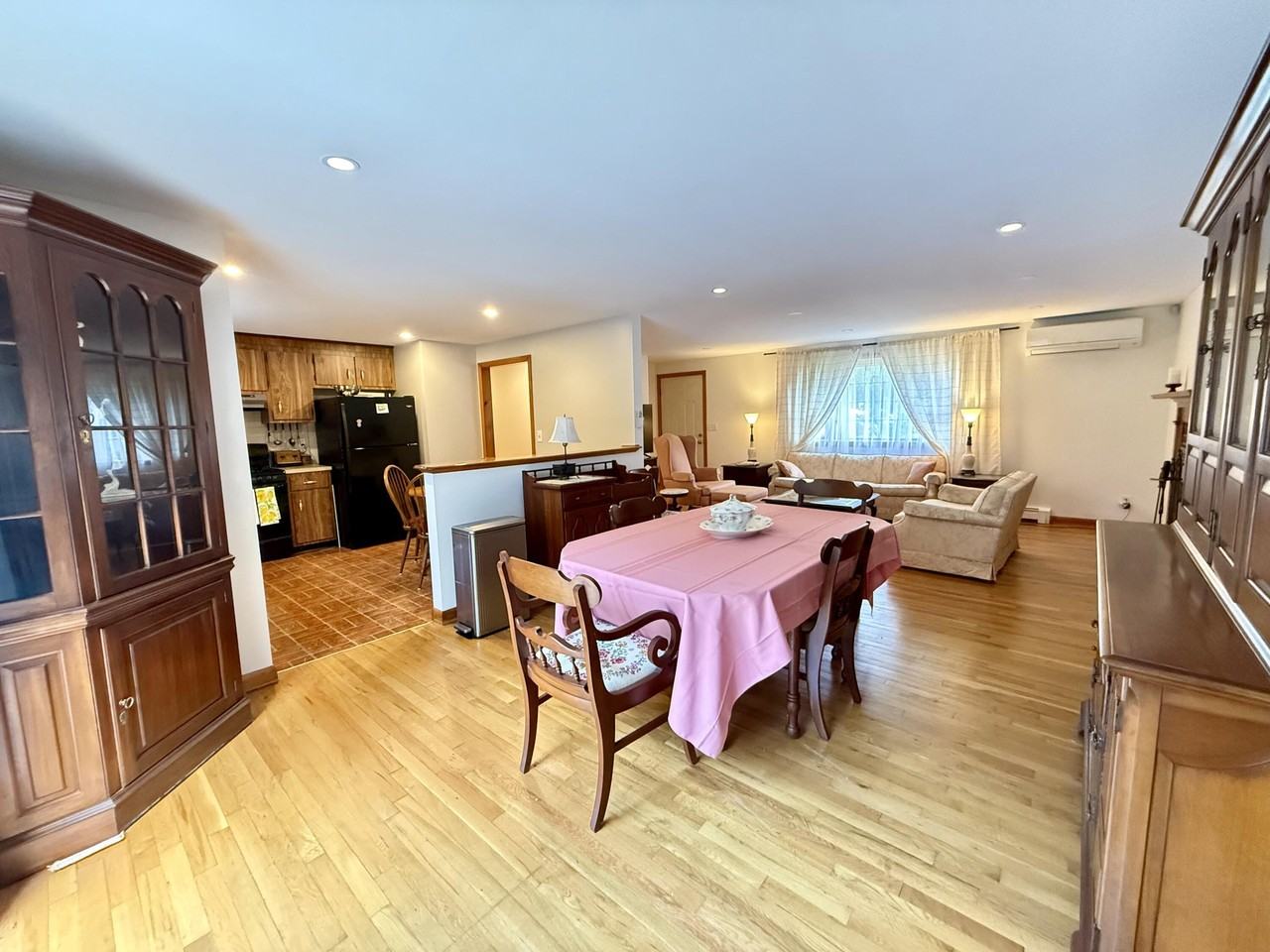 70 Poinsettia Drive - Photo 5 of 29