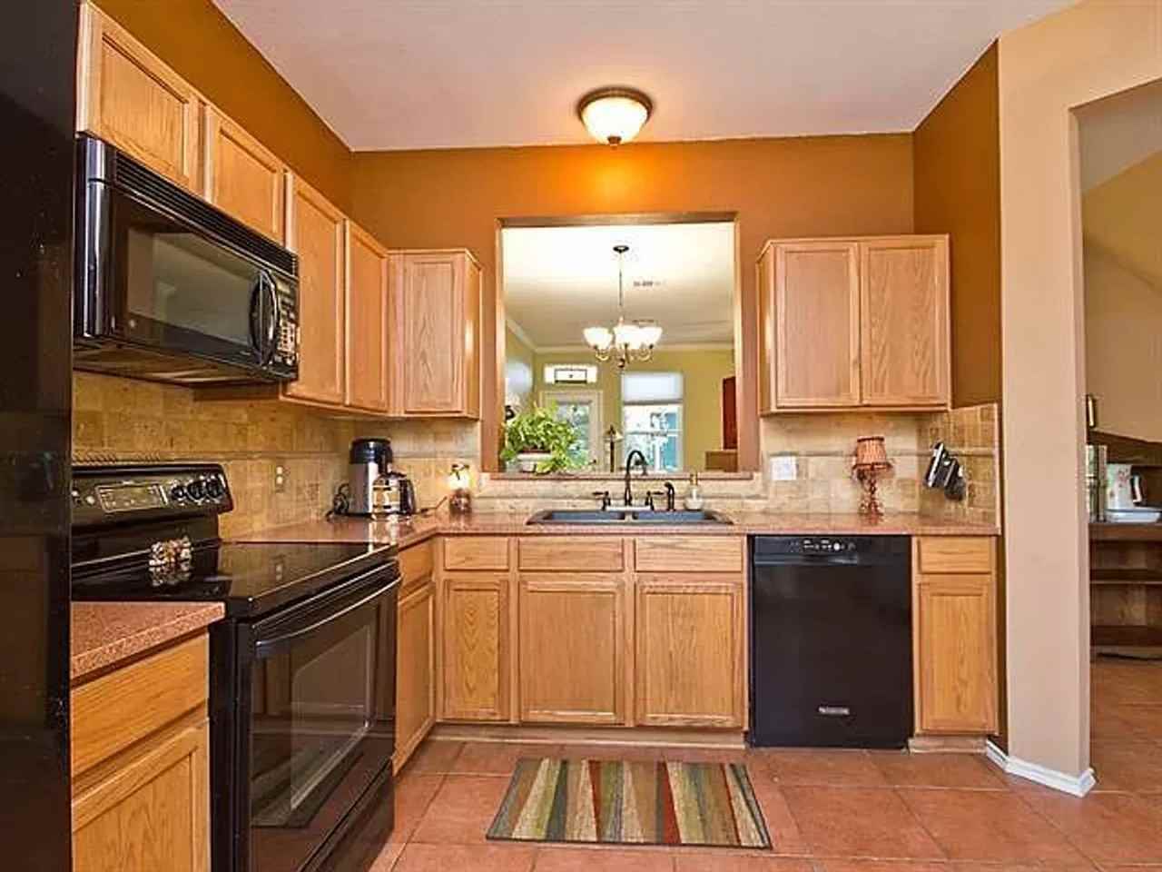 6149 Negley #A - Photo 7 of 21