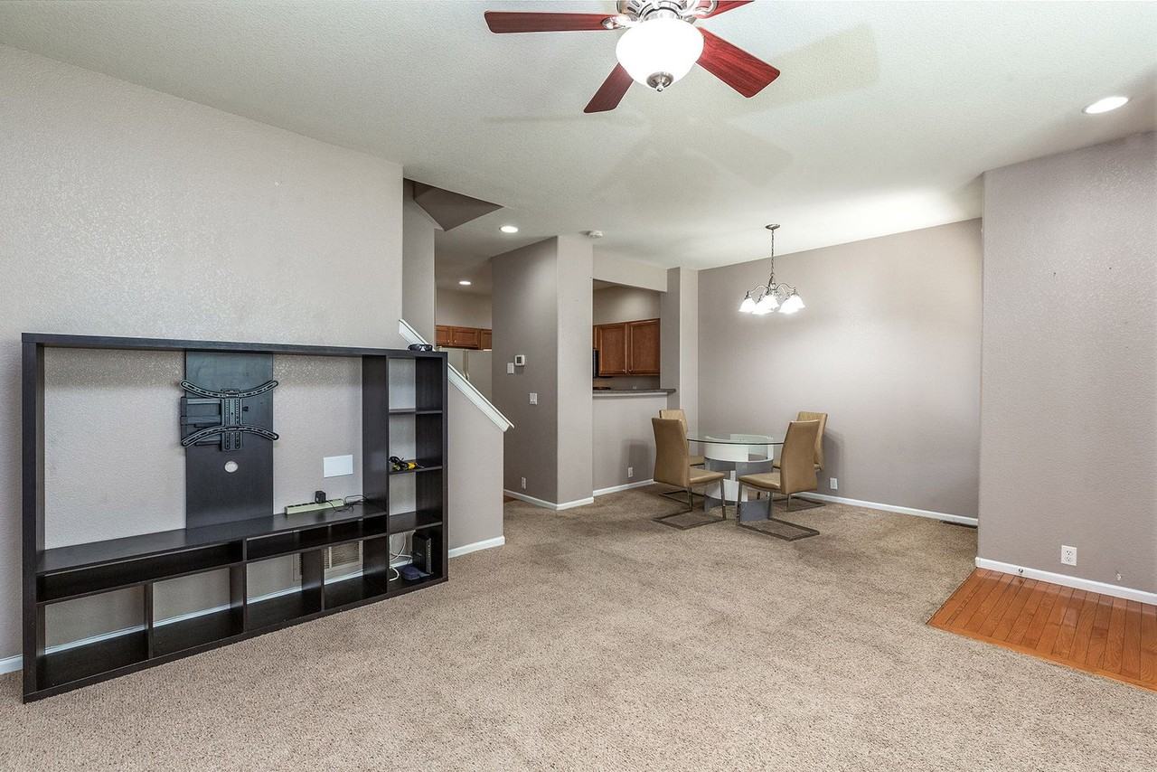 7230 Red Sand Grv - Photo 4 of 24