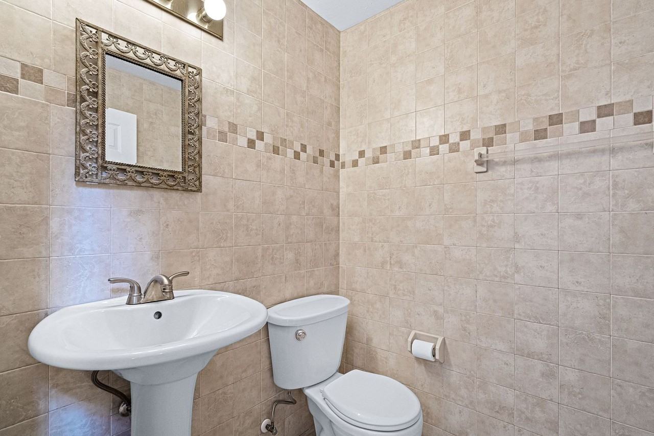 8370 Sandpoint Boulevard - Photo 3 of 20