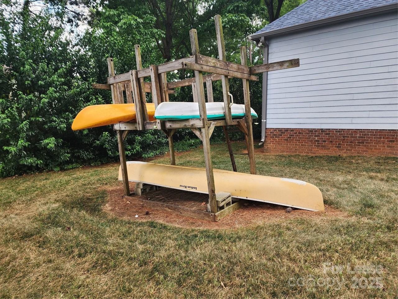 16946 Belle Isle Drive - Photo 4 of 48