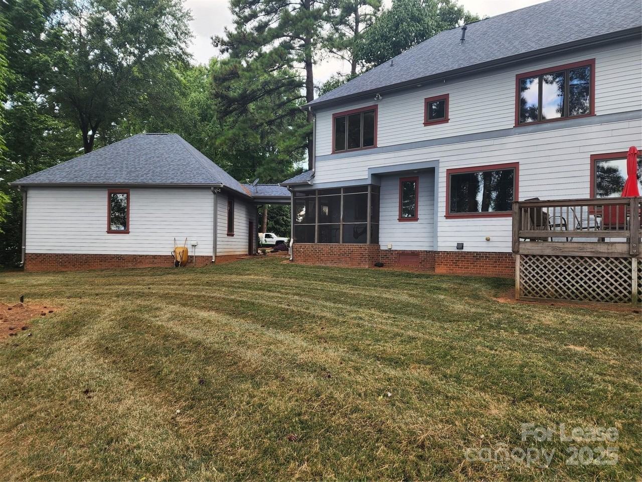 16946 Belle Isle Drive - Photo 6 of 48