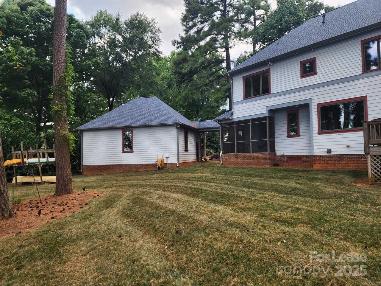 16946 Belle Isle Drive - Photo 7 of 48