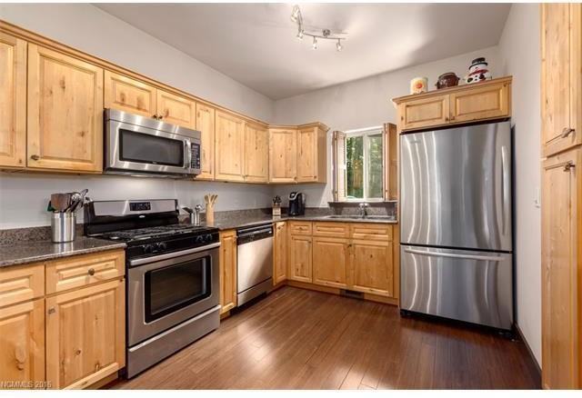 59 Morningside Dr - Photo 3 of 18