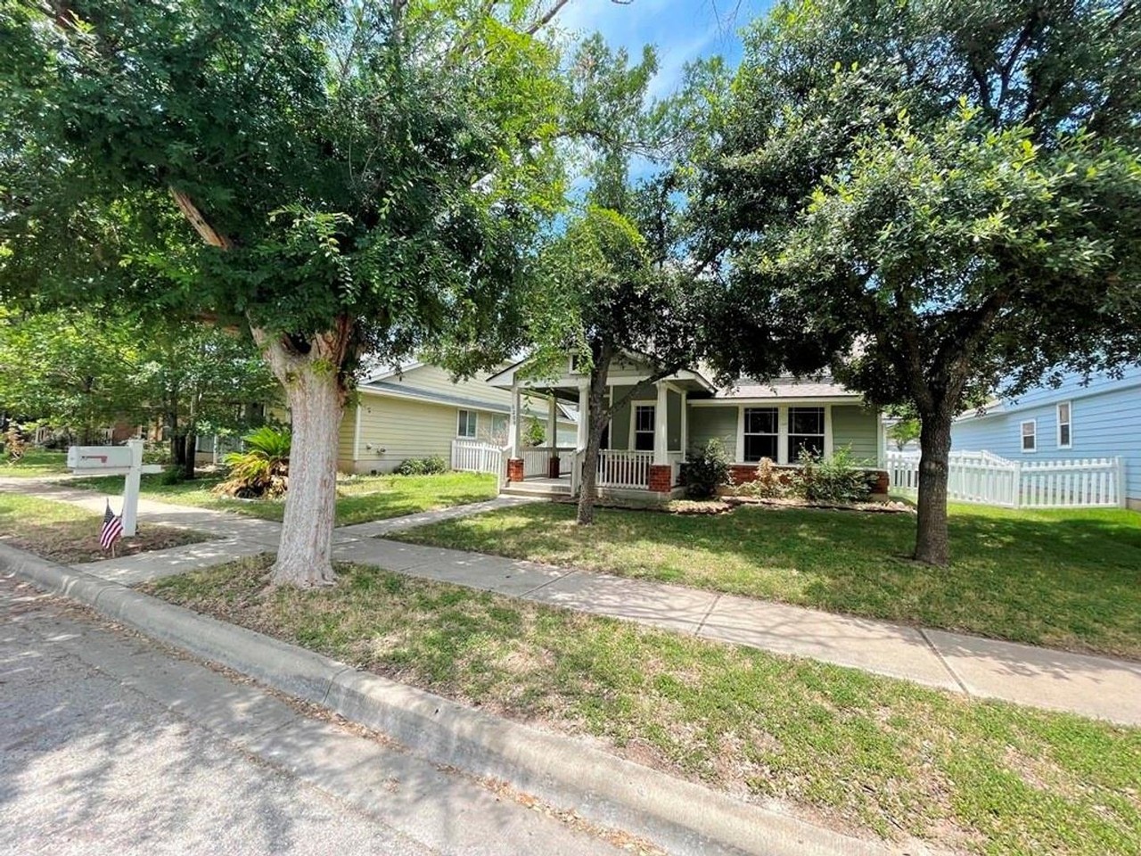 5206 Hartson - Photo 2 of 39
