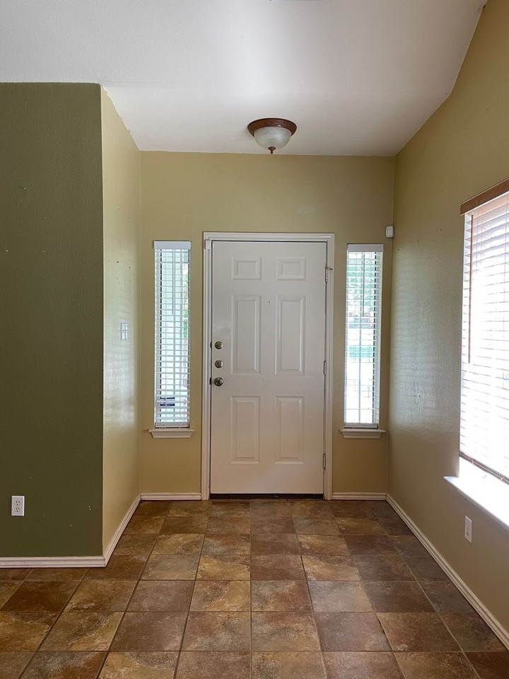 5206 Hartson - Photo 3 of 39