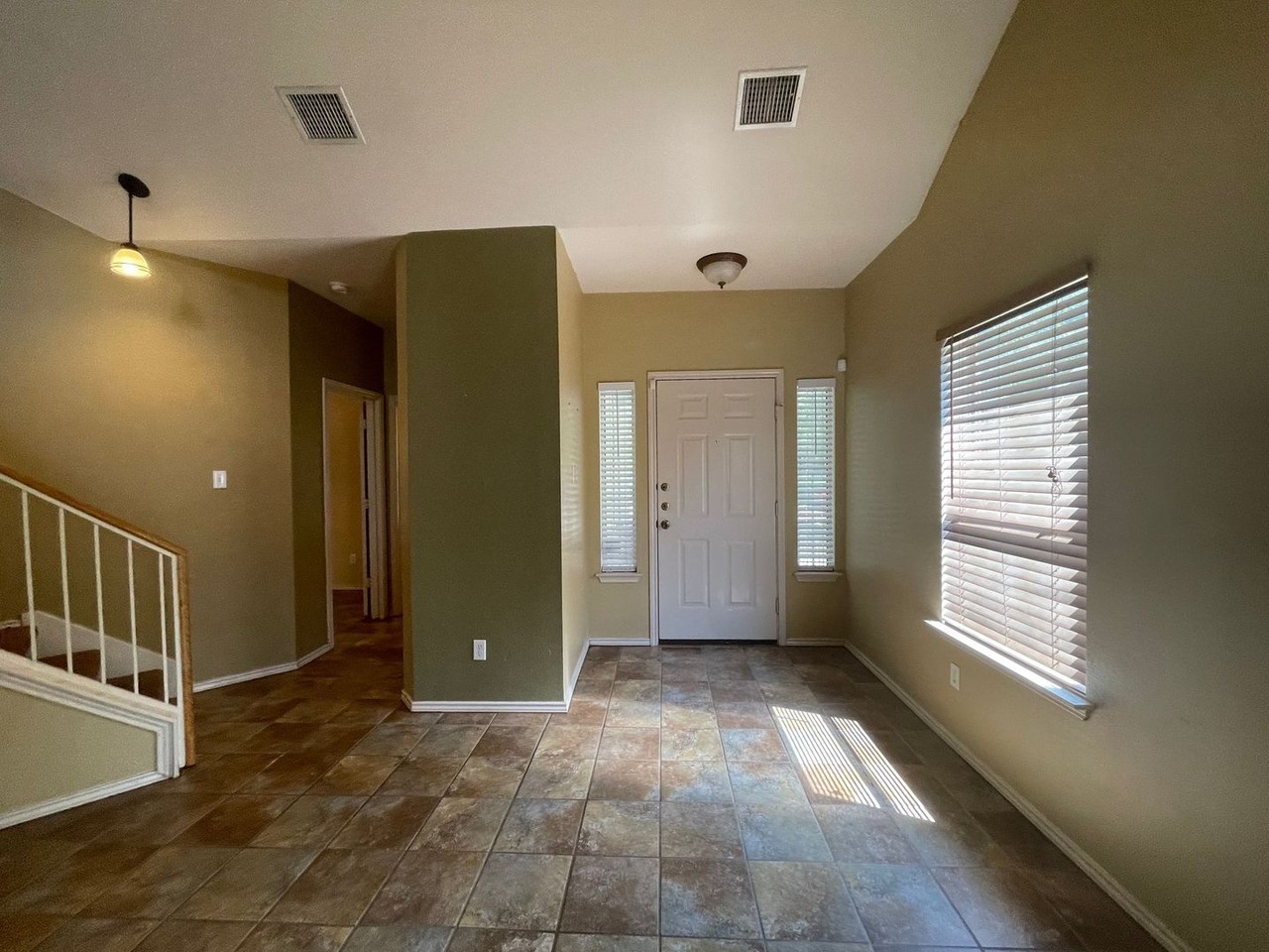 5206 Hartson - Photo 4 of 39
