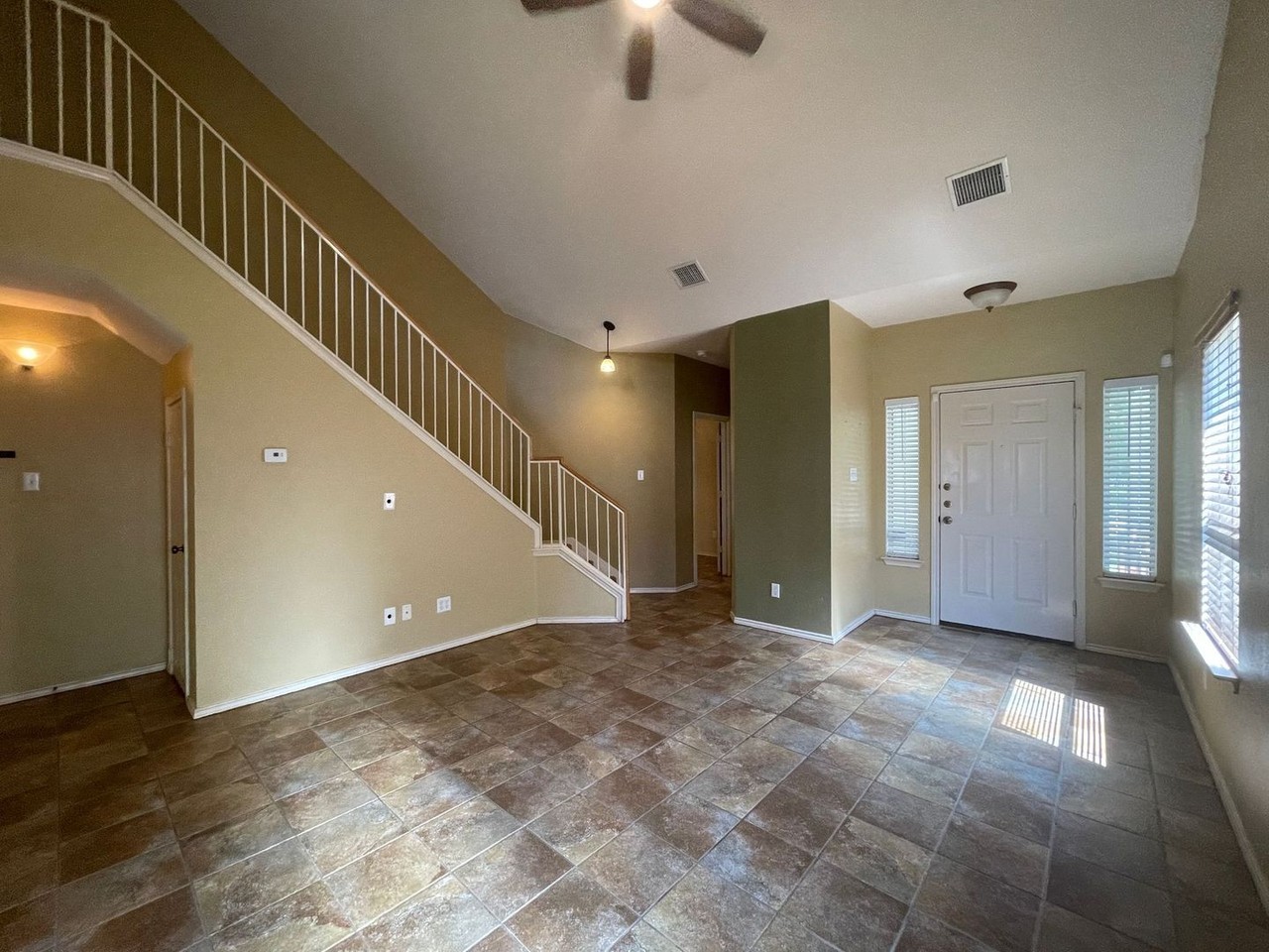 5206 Hartson - Photo 5 of 39