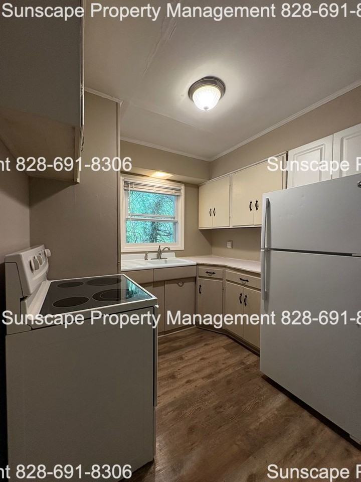 387B Chunns Cove Rd - Photo 3 of 8