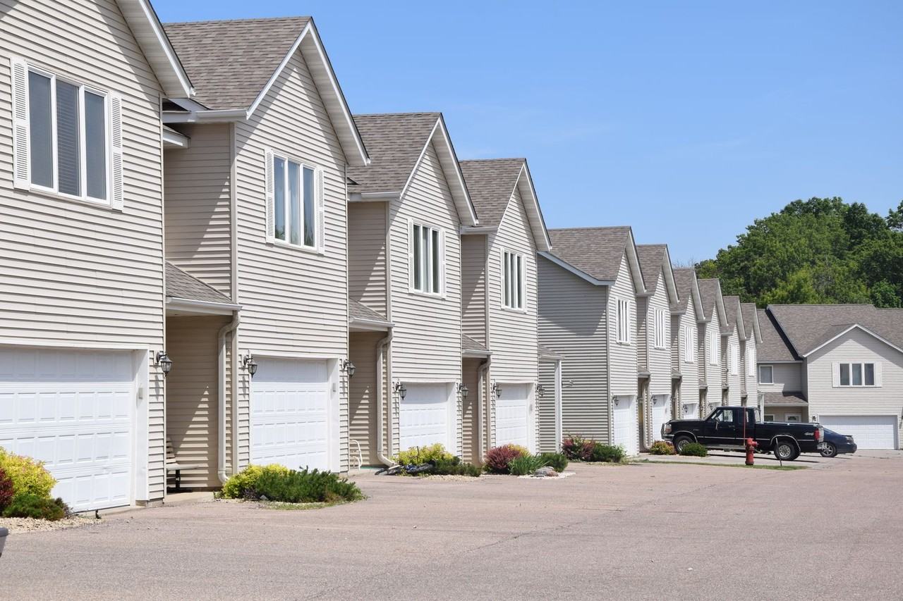 2152 Willow Trl - Photo 2 of 2