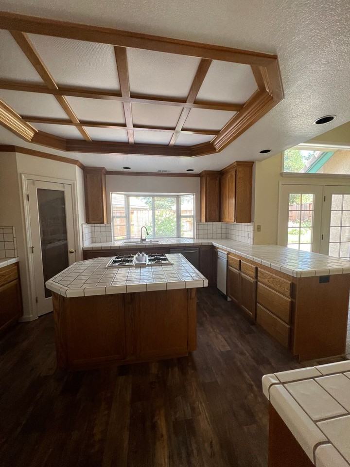 120 Heaton Ct - Photo 3 of 22