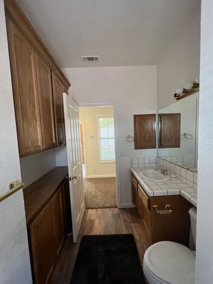 120 Heaton Ct - Photo 3 of 22