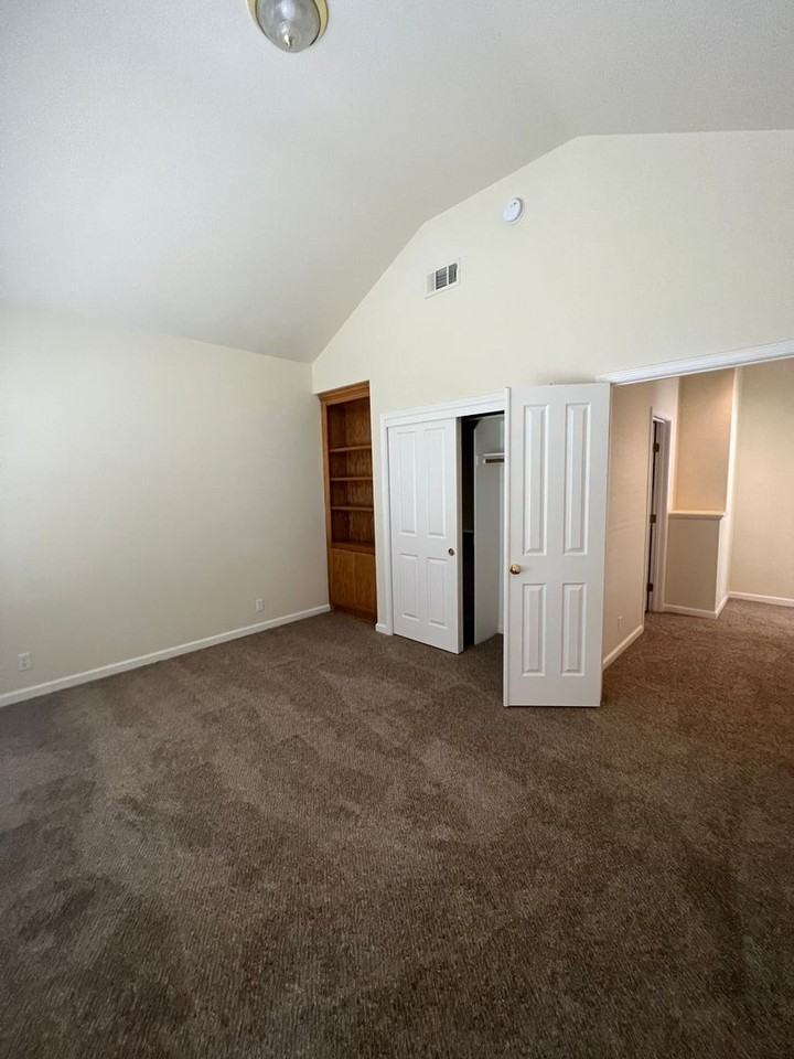 120 Heaton Ct - Photo 6 of 22
