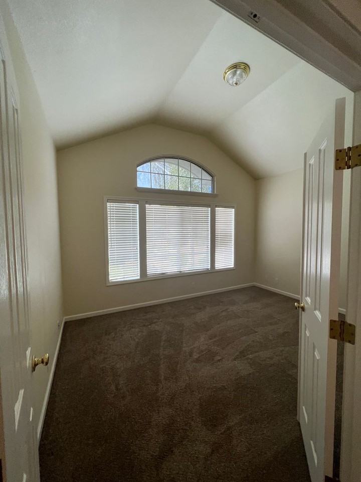120 Heaton Ct - Photo 7 of 22