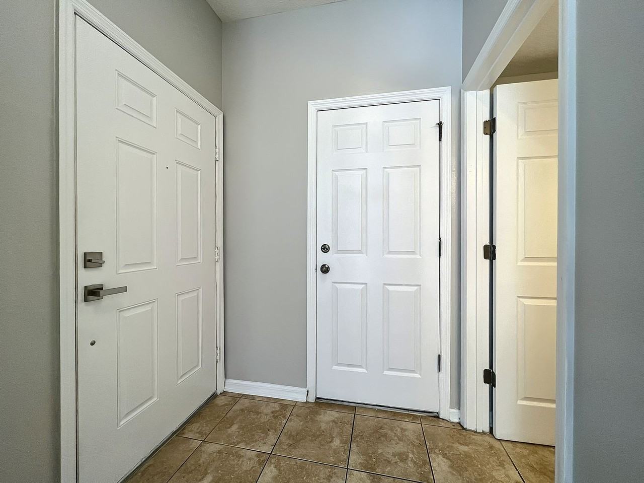 3851 Clubside Pointe Dr - Photo 7 of 42