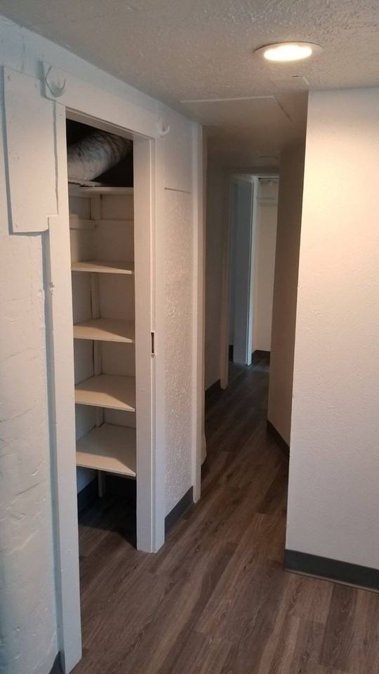 524 18th Street #B - Photo 4 of 5