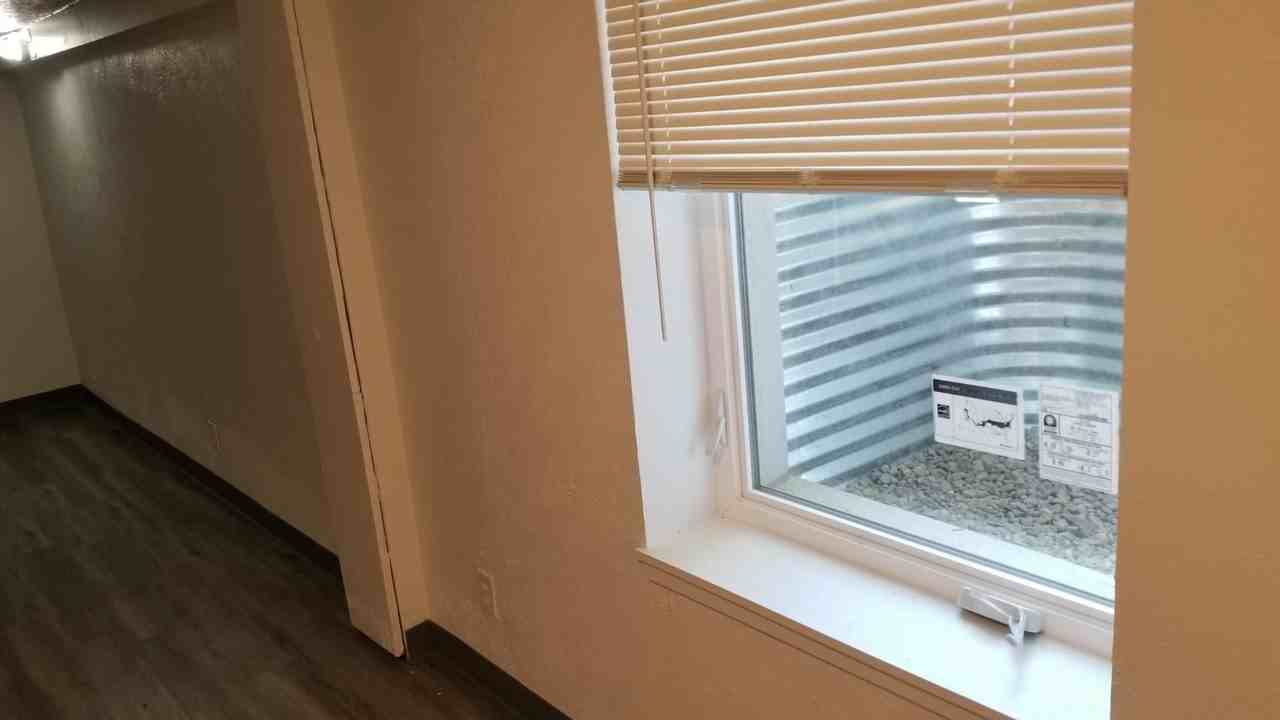 524 18th Street #B - Photo 2 of 5