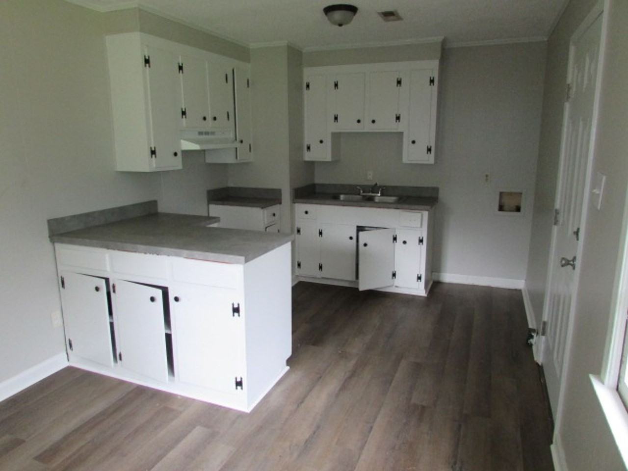 373 Seminole Rd - Photo 3 of 7