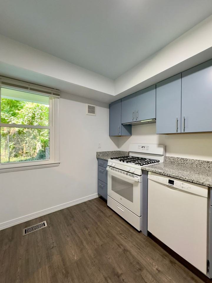 321 Homeland Southway #1B - Photo 7 of 17