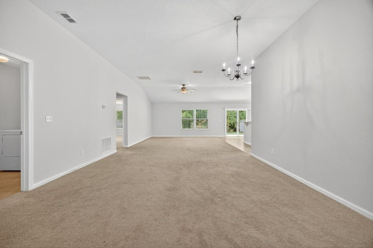 112 Glenlivet Way - Photo 3 of 37