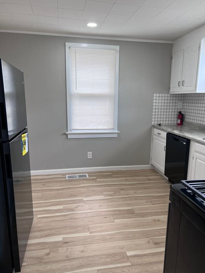 1617 Cherry St - Photo 3 of 11