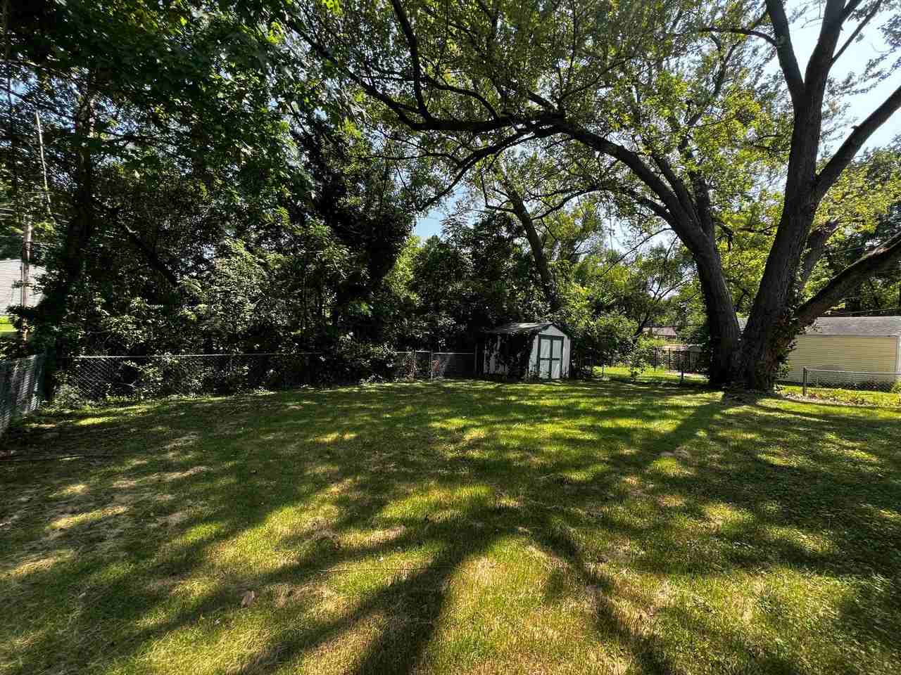 1240 Saint Mark Dr - Photo 7 of 43
