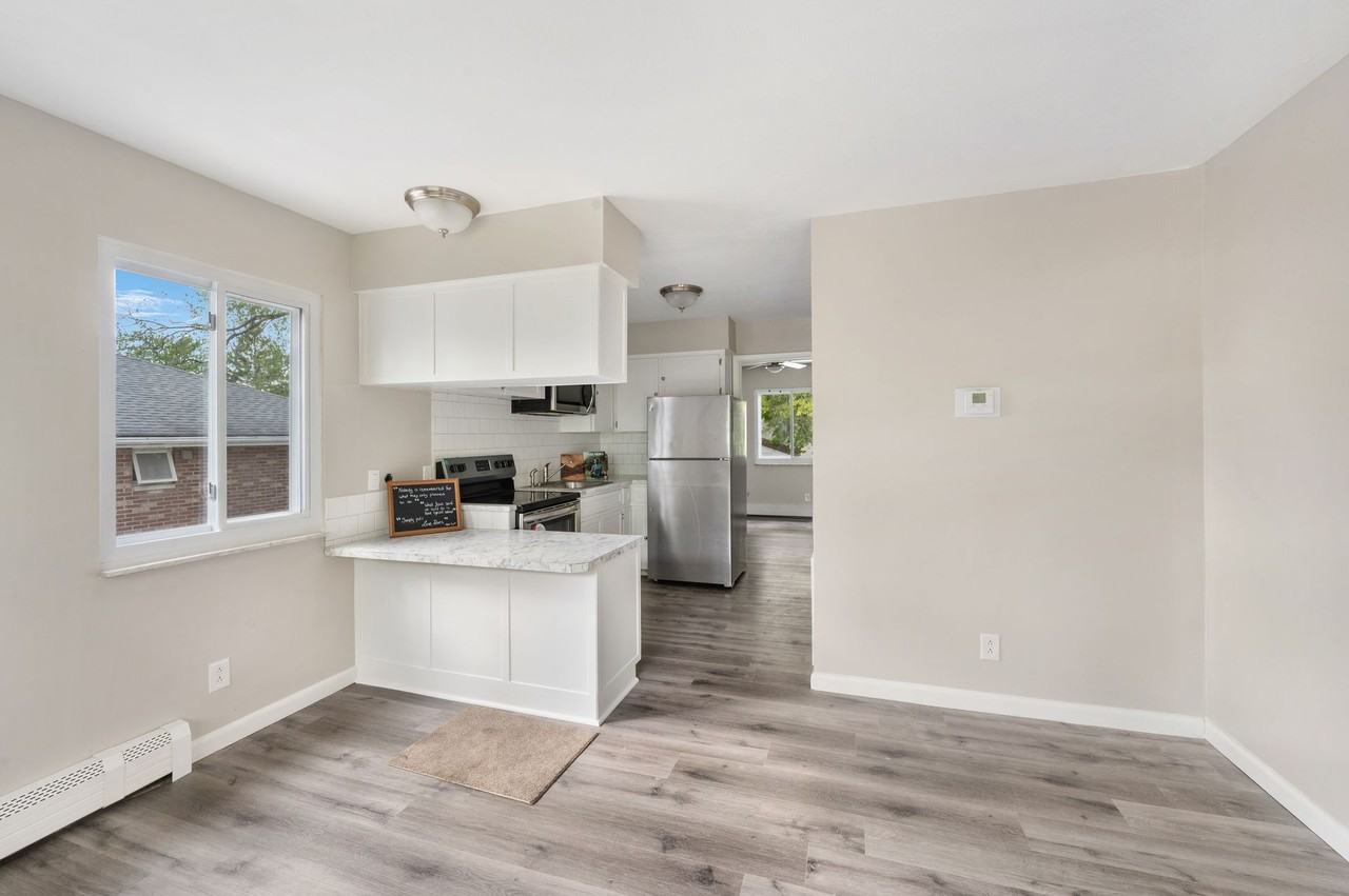 849-851 E Wilbeth - Photo 4 of 7