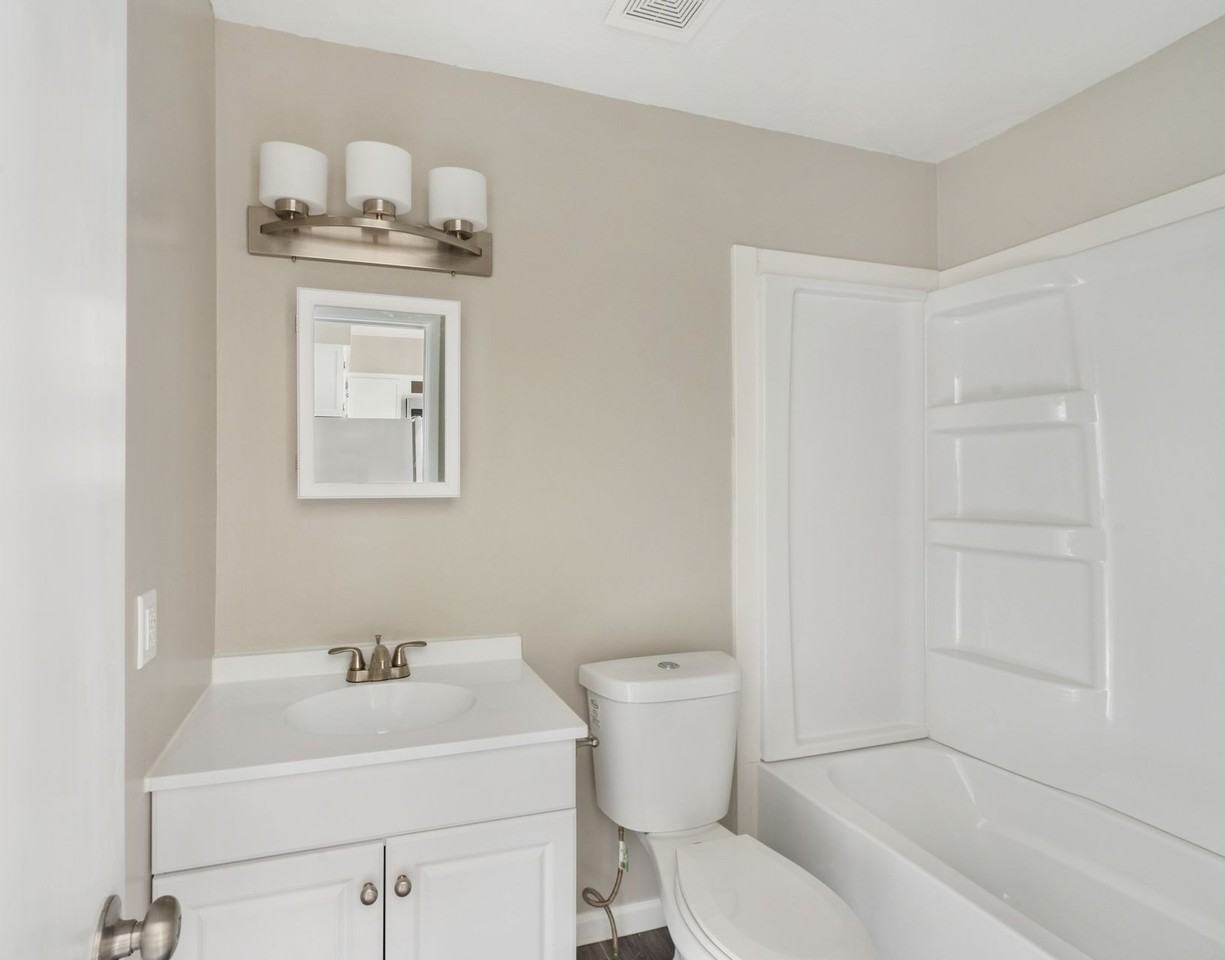 849-851 E Wilbeth - Photo 5 of 7