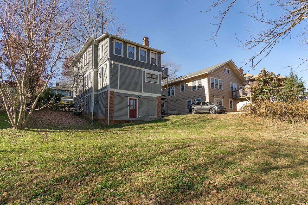 125 Flint St - Photo 3 of 42