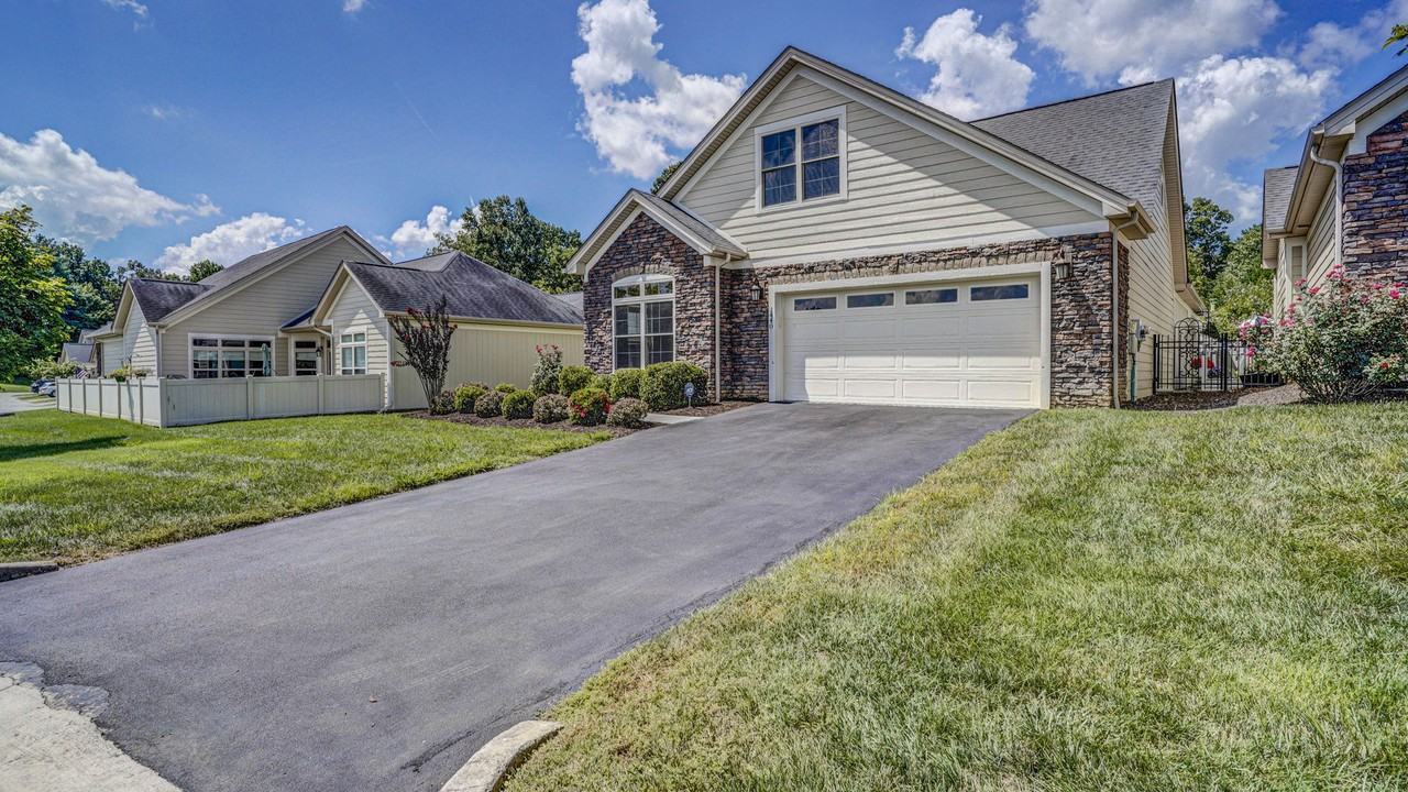 1440 Hatterdale Farm Rd - Photo 2 of 50