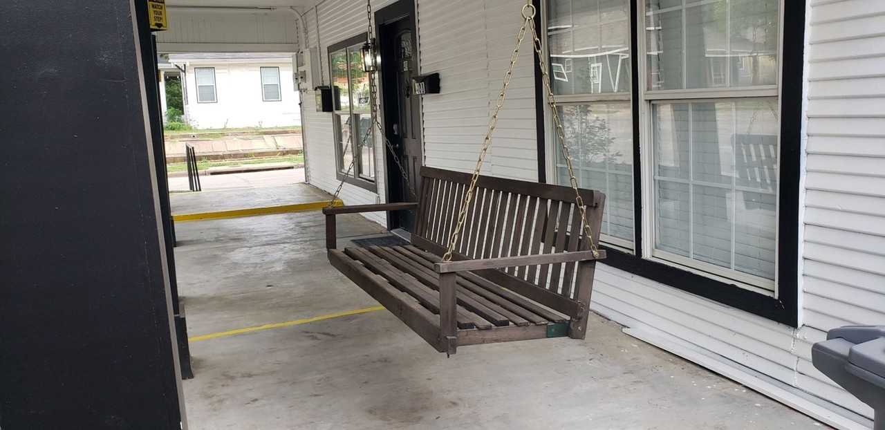 401 N Polk St - Photo 2 of 20