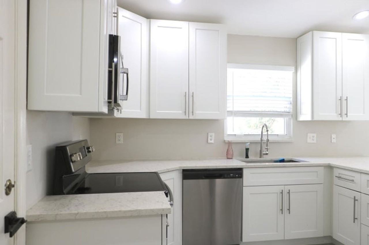 1037 Island Manor Dr - Photo 2 of 17
