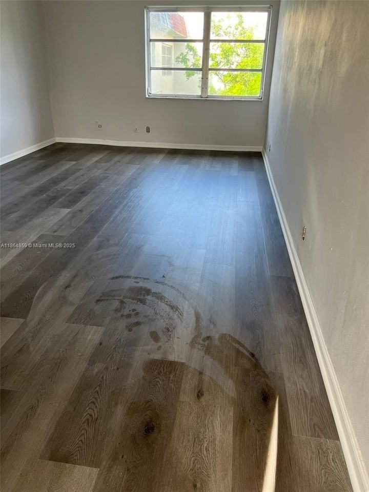 4165 Sw 67th Ave #210B - Photo 2 of 10