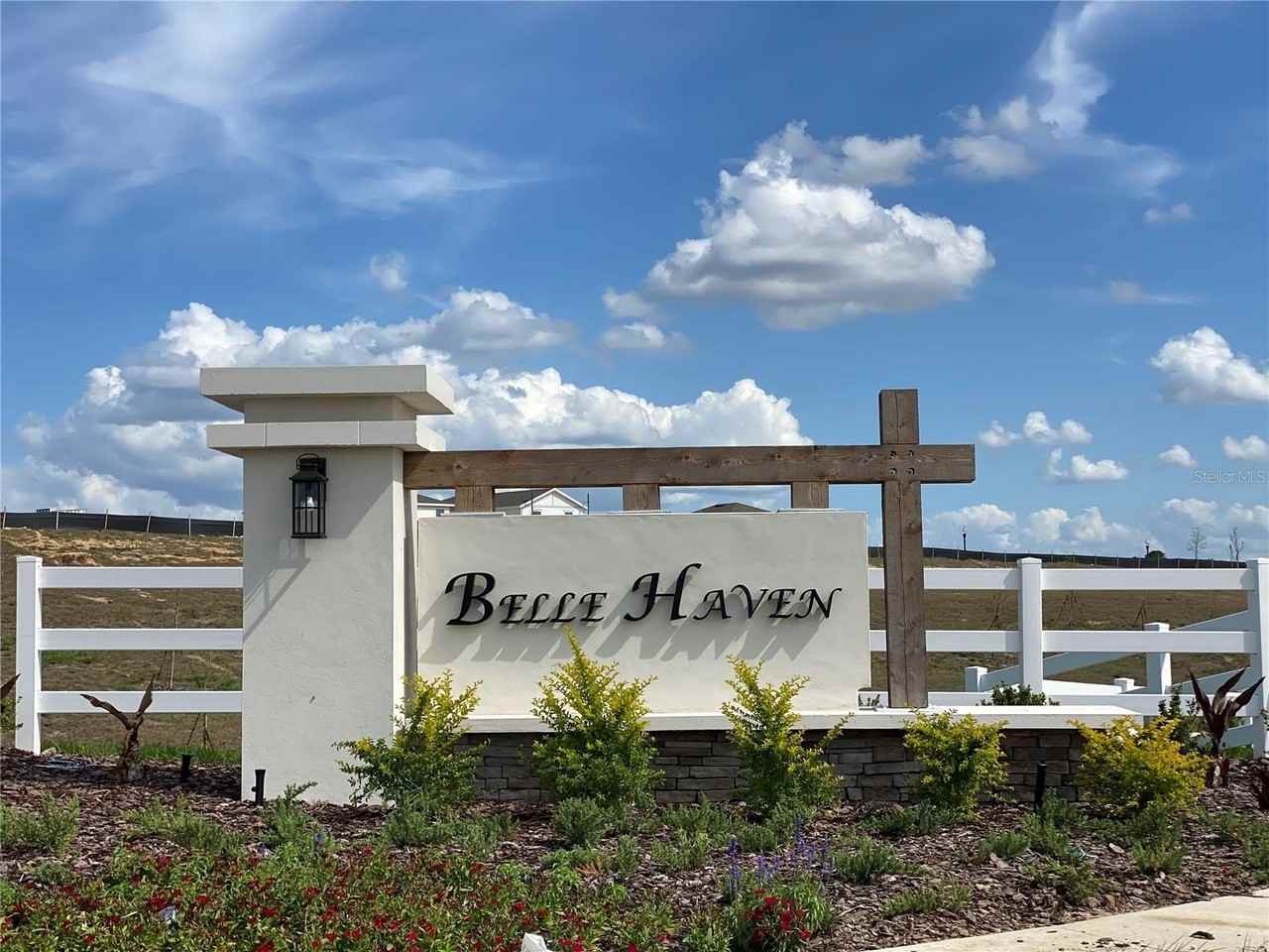 2110 Charming Avenue - Photo 2 of 18