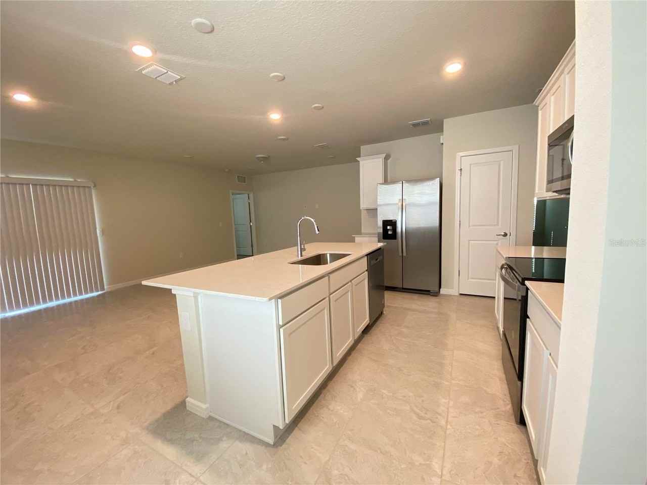 2110 Charming Avenue - Photo 4 of 18