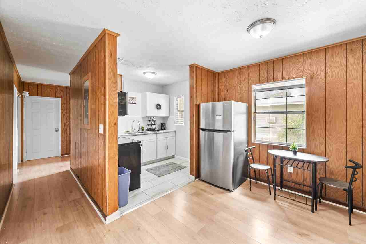 Peacefield Dr - Photo 4 of 23