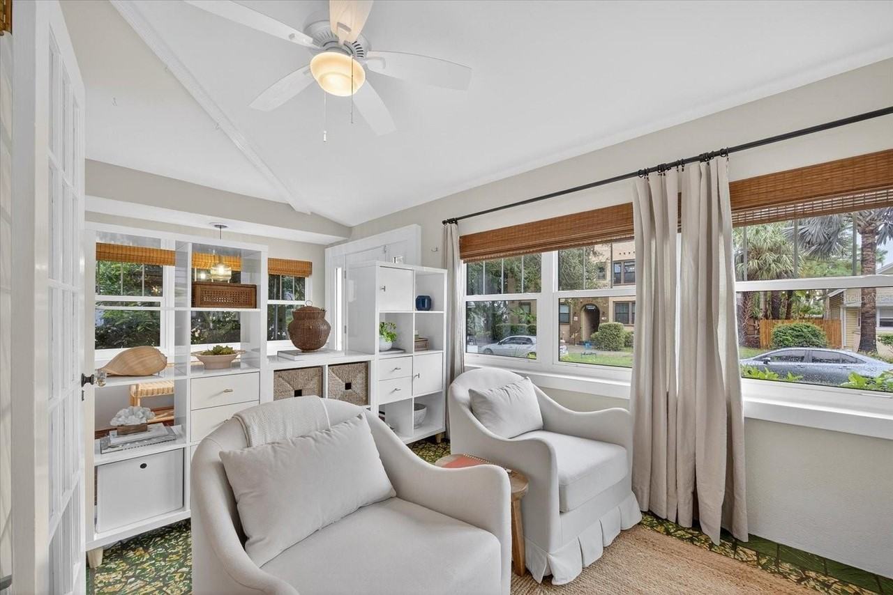 221 13th Ave Ne - Photo 5 of 50