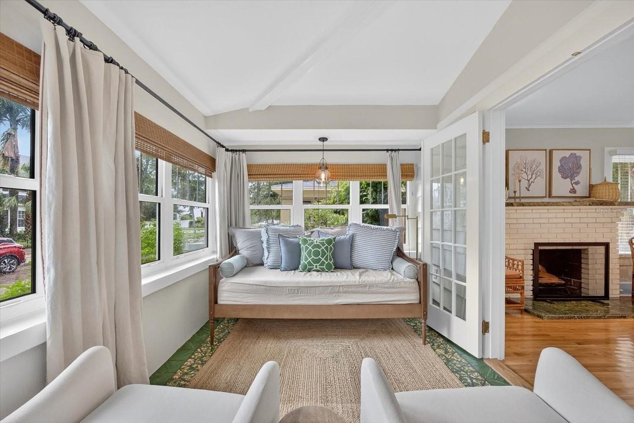 221 13th Ave Ne - Photo 6 of 50