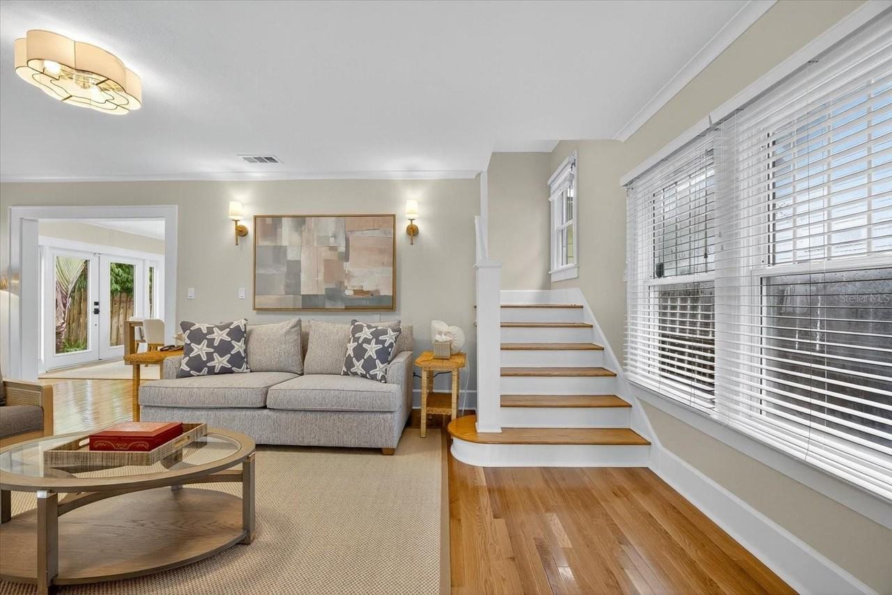 221 13th Ave Ne - Photo 7 of 50