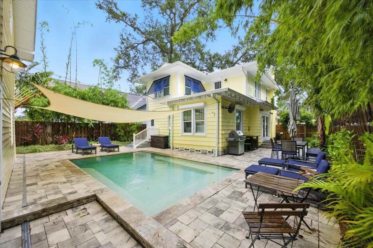 221 13th Ave Ne - Photo 2 of 50