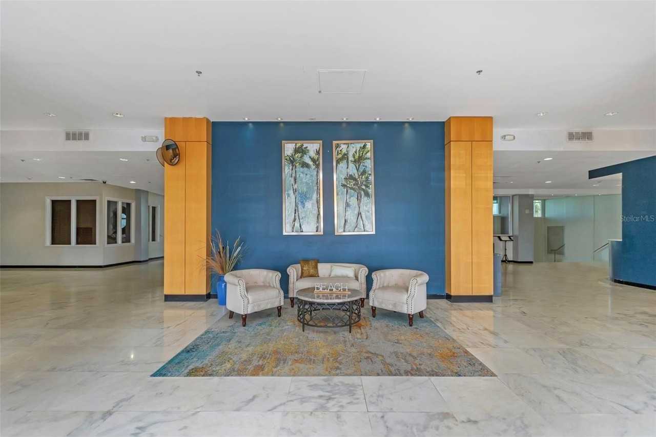 880 Mandalay Ave - Photo 3 of 29