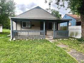 2933 N Gladstone Ave - Photo 1 of 1