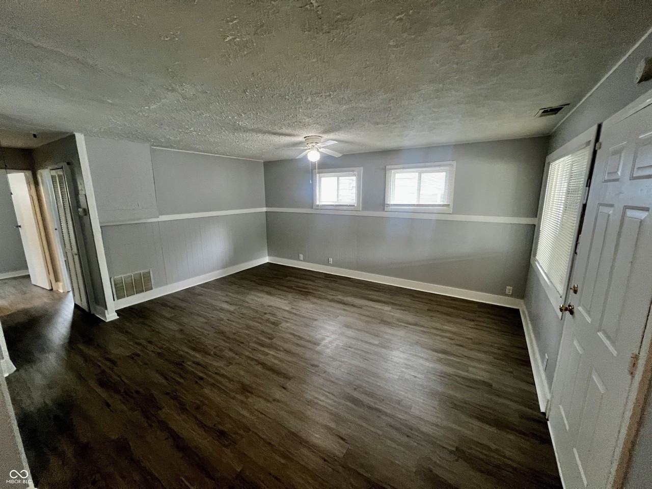 2933 North Gladstone Avenue - Photo 4 of 17