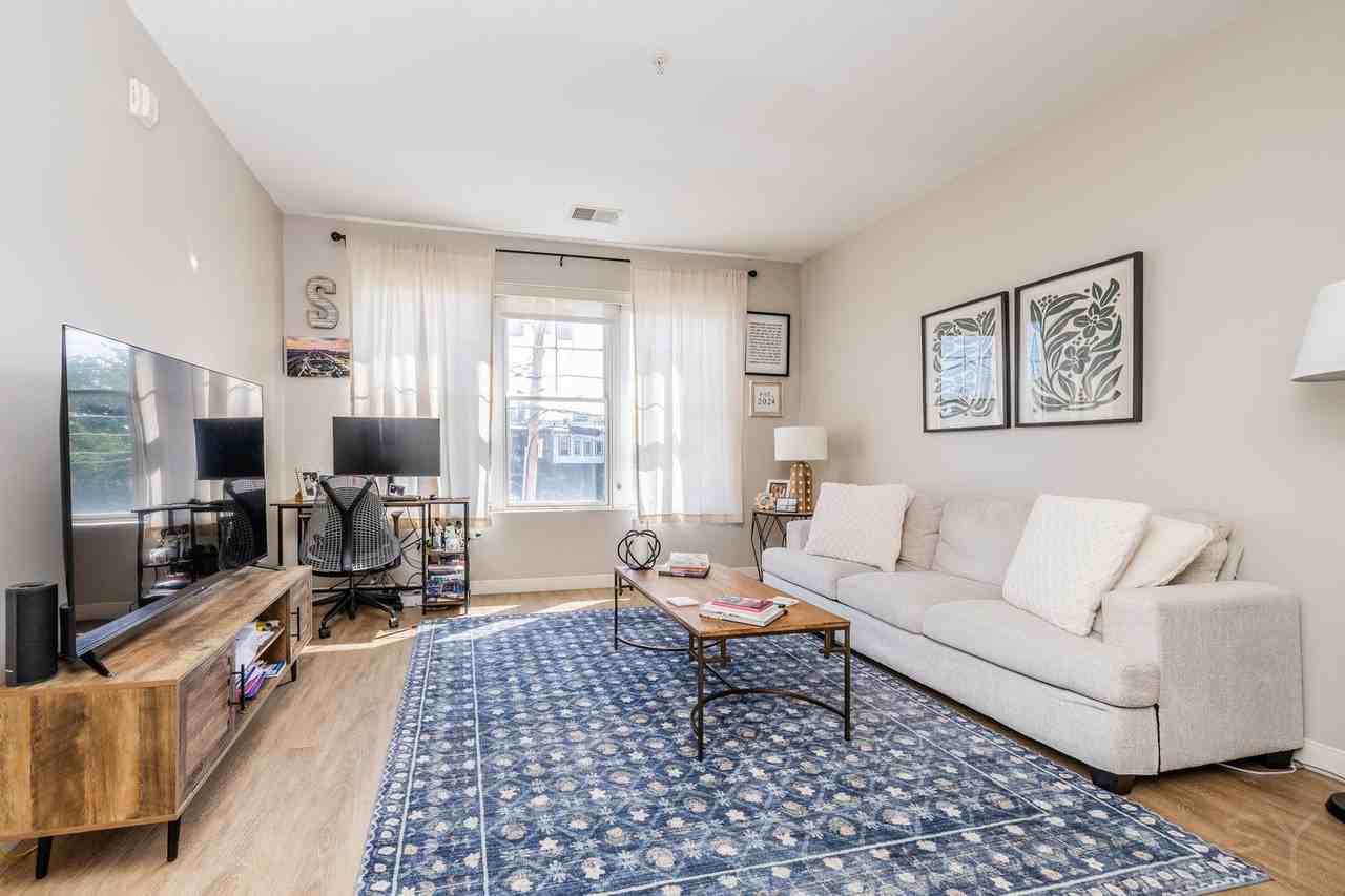 229 Park Ave #202 - Photo 3 of 22